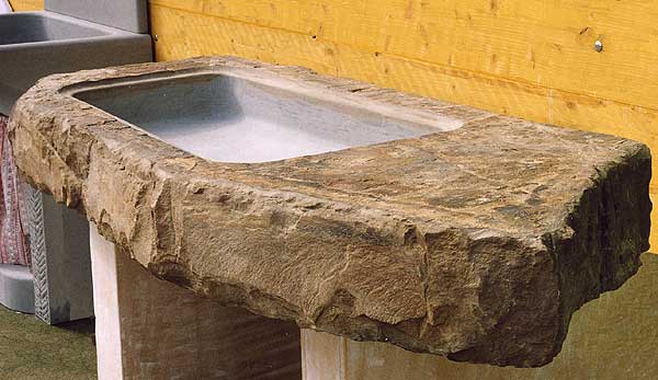 Lavello  in pietra forte